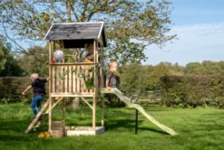 EXIT Holzspielhaus Panorama 500 mit Rutsche und Sandkasten