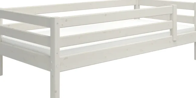 FLEXA Classic Bett 90x200cm mit 3/4 Absturzsicherung weiß lasiert