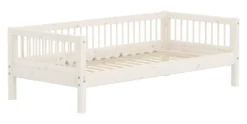 FLEXA Classic Einzelbett 90x200 cm mit Streben Absturzsicherung weiß lasiert