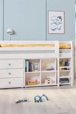 FLEXA Classic Halbhohes Bett mit senkrechter Leiter weiß lasiert