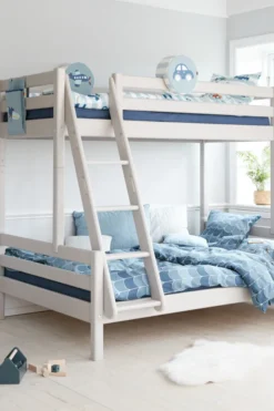 FLEXA Classic Kombietagenbett mit Schrägleiter grau lasiert