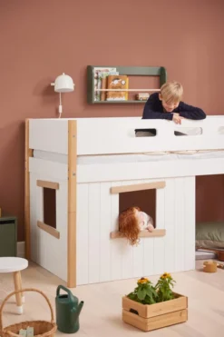 FLEXA Nor halbhohes Bett mit Schrägleiter und Baumhaus Panelen weiß/Eiche