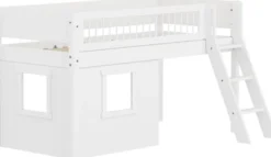FLEXA White halbhohes Bett mit Schrägleiter, Baumhaus Panelen und Streben Absturzsicherung weiß