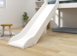 FLEXA White halbhohes Bett mit Schrägleiter und Rutsche weiß