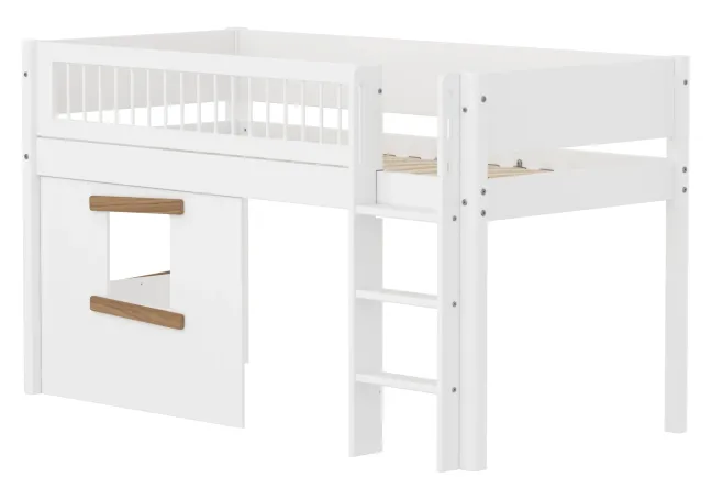 FLEXA White halbhohes Bett mit senkrechter Leiter, Baumhaus Panelen und Streben Absturzsicherung weiß/Eiche