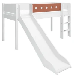 FLEXA White halbhohes Bett 90x200 cm mit senk. Leiter und Rutsche weiß/rotviolett Sale