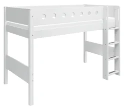 FLEXA White Mittelhohes Bett mit senkrechter Leiter weiß