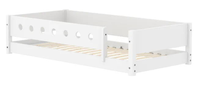 FLEXA White Montessori Bett 90x200cm mit 3/4 Abturzsicherung weiß