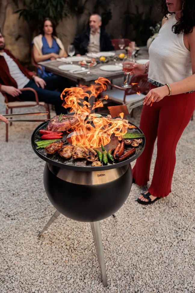 Höfats MOON 55 Plancha-Grillset mit hohem und niedrigem Fuß