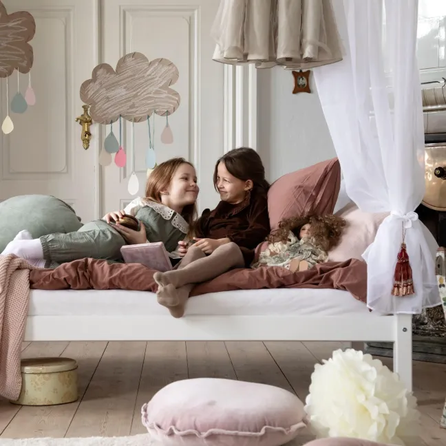 Hoppekids ECO Dream Himmelbett 90x200cm mit hinterer Absturzs. weiß