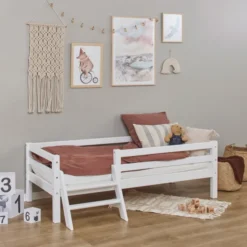 Hoppekids ECO Dream Juniorbett 70x160cm mit 3/4 Absturzs. und kleiner Leiter weiß