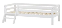 Hoppekids ECO Dream Juniorbett 70x160cm mit 3/4 Absturzs. und kleiner Leiter weiß