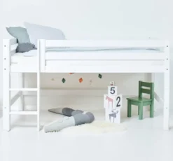 Hoppekids ECO Luxury Halbhochbett 120x200cm mit Rollrost und gerader Leiter weiß