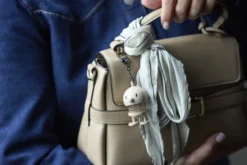 Hoptimist® Taschenanhänger beige