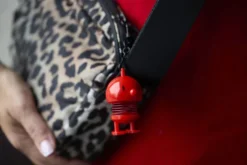 Hoptimist® Taschenanhänger rot