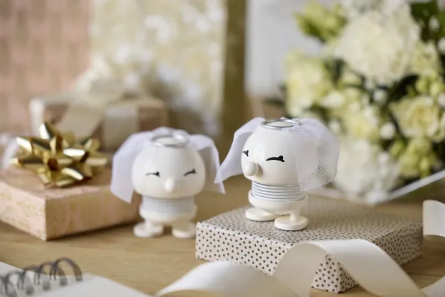 Hoptimist® Wackelfigur Hochzeit Braut weiß