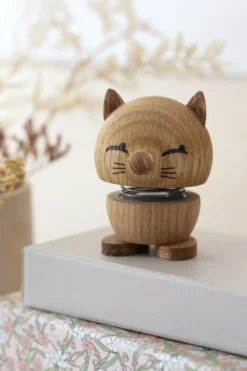 Hoptimist® Wackelfigur Katze Eiche braun