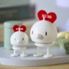 Hoptimist® Wackelfigur Love Bumble S weiß