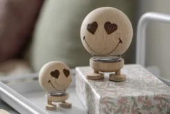 Hoptimist® Wackelfigur Smiley Love S Eiche braun