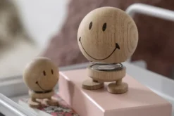 Hoptimist® Wackelfigur Smiley M Eiche braun