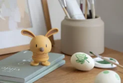 Hoptimist® Wackelfigur Soft Hase S gelb
