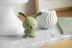 Hoptimist® Wackelfigur Soft Hase S grün