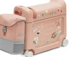 JetKids™ by Stokke® Reiseset Koffer + Rucksack Coral Pink 681401