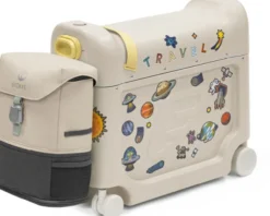JetKids™ by Stokke® Reiseset Koffer + Rucksack Moonglow White 681404