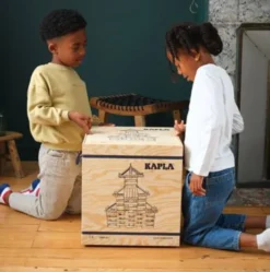 KAPLA 1000er Kiste Set mit 1000 Holz-Bausteinen & fahrbarer Aufbewahrungsbox