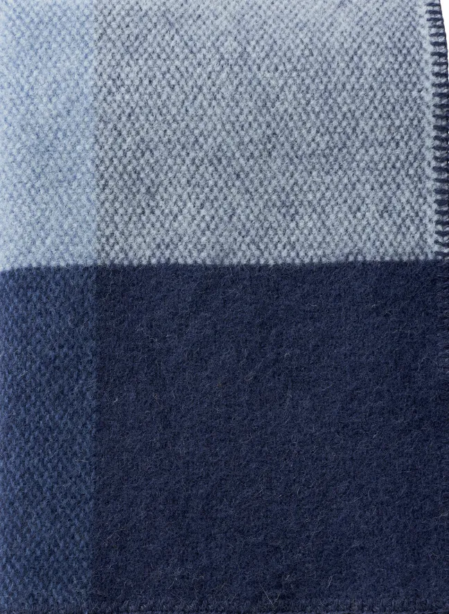 Klippan Lammwolldecke Block 180x130cm blau
