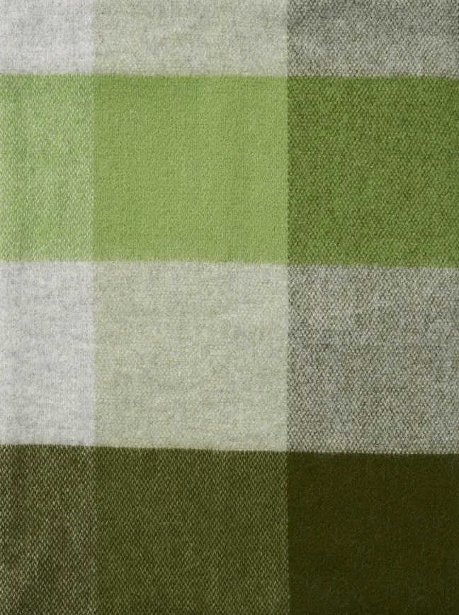 Klippan Lammwolldecke Block 180x130cm grün
