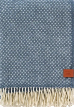 Klippan Wolldecke Merinowolle Hugo 130x200 Dusty blue