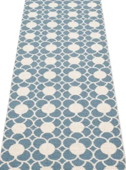 Pappelina Teppich ANYA River Blue 70 x 100 cm AN3R710