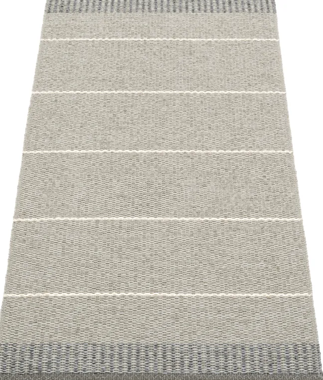 Pappelina Teppich Belle Concrete 60 x 125 cm BE9C612