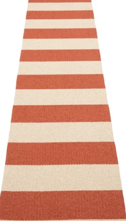 Pappelina Teppich Bob Brick Vanilla 70 x 300 cm BO4C730