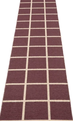 Pappelina Teppich CRISS Burgundy 70 x 300cm CR8G730