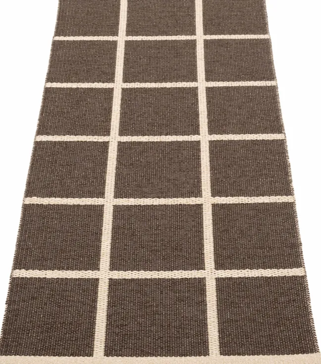 Pappelina Teppich CRISS Dark Brown 70 x 150cm CR6F715