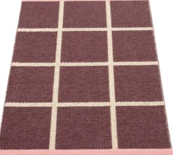 Pappelina Teppich CRISS POP Burgundy 70 x 100cm CRP8G710