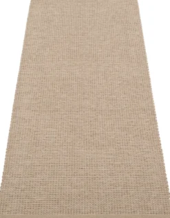 Pappelina Teppich Emm Potato/Beige Metallic 70 x 180 cm EMM6P718