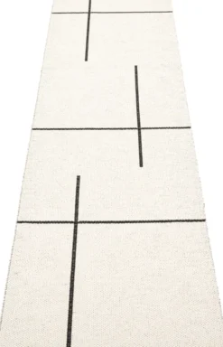 Pappelina Teppich Fred Black Vanilla 70 x 270 cm FRX727