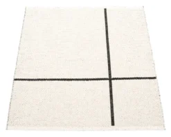 Pappelina Teppich Fred Black Vanilla 70 x 90 cm FRX709