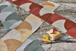 Pappelina Teppich HILL Dark Linen 70 x 360 cm HI9G736