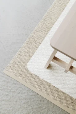 Pappelina Teppich Ilda Beige Vanilla 180 x 180 cm IL6E1818