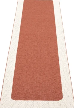 Pappelina Teppich Ilda Brick Vanilla 70 x 240 cm IL4C724