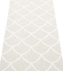 Pappelina Teppich Kotte Fossil Grey/White 70 x 150 cm KE9B715