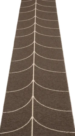 Pappelina Teppich LEIF Dark Brown 70 x 360cm LE6F736
