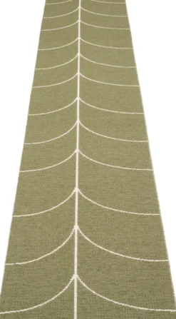 Pappelina Teppich LEIF Pine 70 x 360cm LE1N736