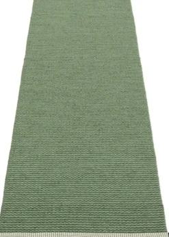 Pappelina Teppich MONO Leaf 70 x 200 cm MN1P720
