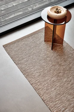 Pappelina Teppich Sam Brown/Linen 70 x 90 cm SAM6A709