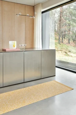 Pappelina Teppich Sam Mustard/Cream 70 x 300 cm SAM5730